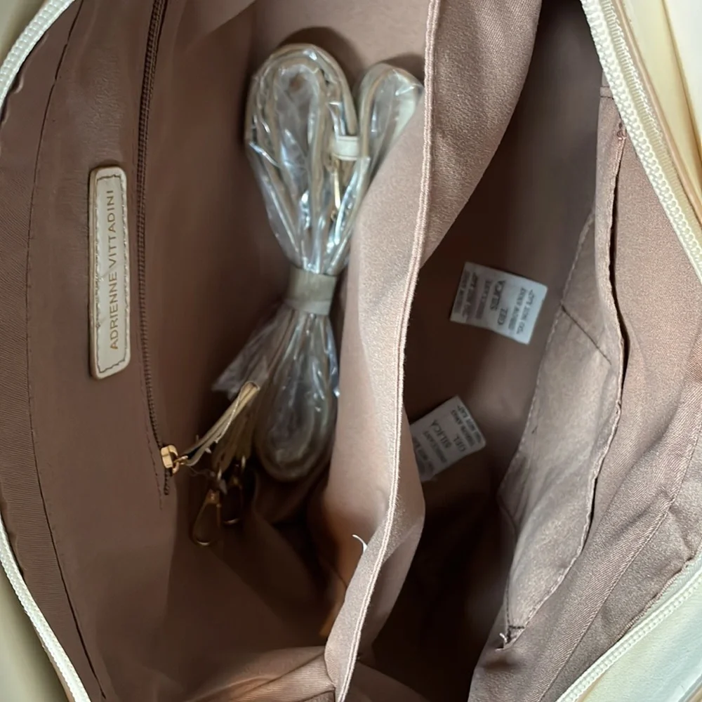 NWT Adrienne Vittadini Madison Lizard Lock Solid Satchel - Picture 14 of 14